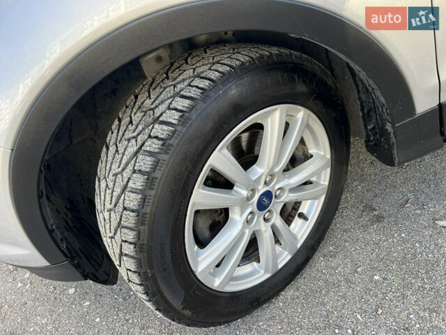 Сірий Форд Куга, об'ємом двигуна 2 л та пробігом 117 тис. км за 16999 $, фото 37 на Automoto.ua