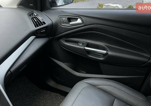 Серый Форд Куга, объемом двигателя 2 л и пробегом 189 тыс. км за 16500 $, фото 15 на Automoto.ua