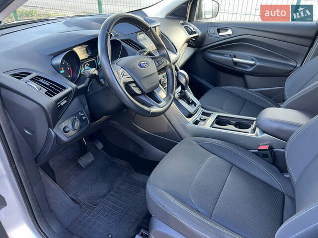 Сірий Форд Куга, об'ємом двигуна 2 л та пробігом 117 тис. км за 16999 $, фото 20 на Automoto.ua