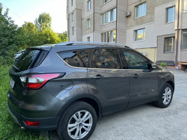 Форд Куга 2017 в Ирпене на Automoto.ua Серый Форд Куга, объемом двигателя 2 л и пробегом 148 тыс. км за 17750 $, фото 4 на Automoto.ua