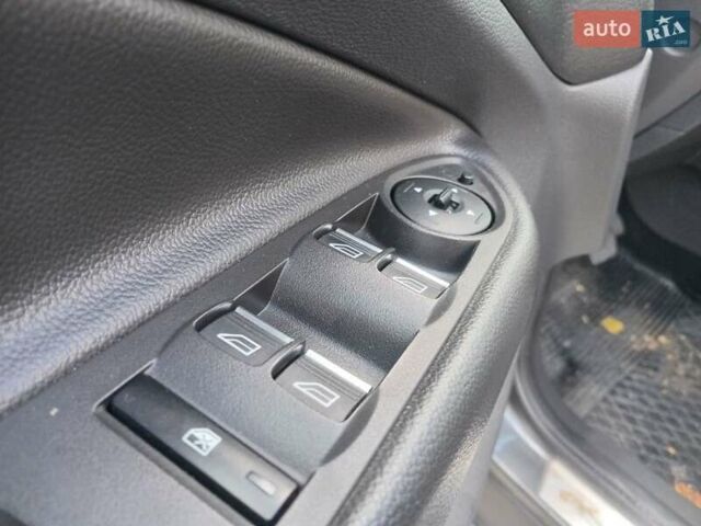 Серый Форд Куга, объемом двигателя 2 л и пробегом 115 тыс. км за 19680 $, фото 17 на Automoto.ua