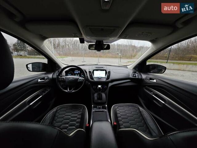 Сірий Форд Куга, об'ємом двигуна 2 л та пробігом 123 тис. км за 23800 $, фото 98 на Automoto.ua