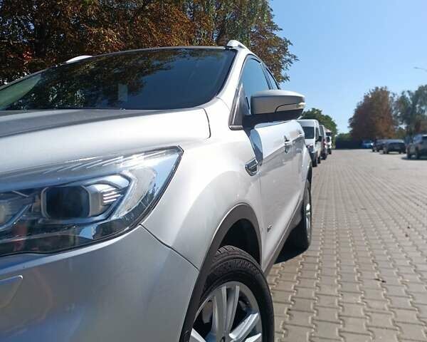 Серый Форд Куга, объемом двигателя 2 л и пробегом 147 тыс. км за 17900 $, фото 3 на Automoto.ua