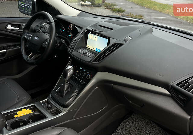 Серый Форд Куга, объемом двигателя 2 л и пробегом 189 тыс. км за 16500 $, фото 30 на Automoto.ua