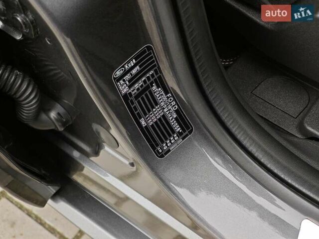Сірий Форд Куга, об'ємом двигуна 2 л та пробігом 123 тис. км за 23800 $, фото 81 на Automoto.ua
