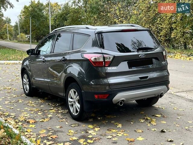 Серый Форд Куга, объемом двигателя 2 л и пробегом 141 тыс. км за 17000 $, фото 2 на Automoto.ua