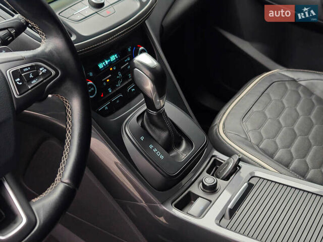 Сірий Форд Куга, об'ємом двигуна 2 л та пробігом 123 тис. км за 23800 $, фото 30 на Automoto.ua