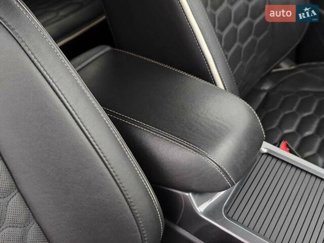 Сірий Форд Куга, об'ємом двигуна 2 л та пробігом 123 тис. км за 23800 $, фото 70 на Automoto.ua