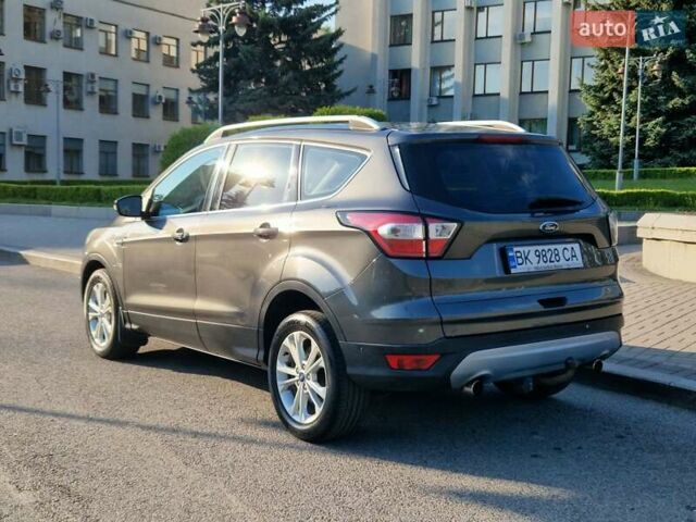 Сірий Форд Куга, об'ємом двигуна 1.5 л та пробігом 254 тис. км за 16500 $, фото 3 на Automoto.ua