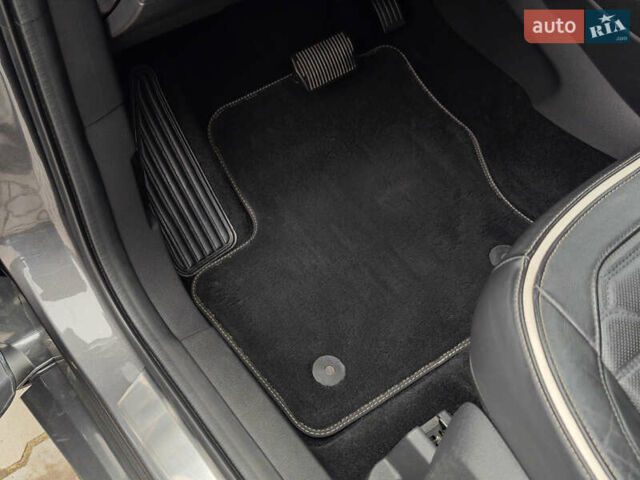 Сірий Форд Куга, об'ємом двигуна 2 л та пробігом 123 тис. км за 23800 $, фото 22 на Automoto.ua