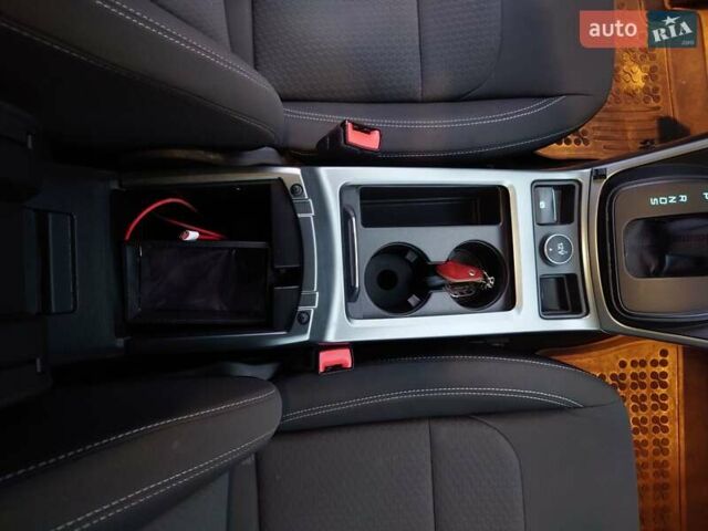 Серый Форд Куга, объемом двигателя 2 л и пробегом 95 тыс. км за 16900 $, фото 26 на Automoto.ua