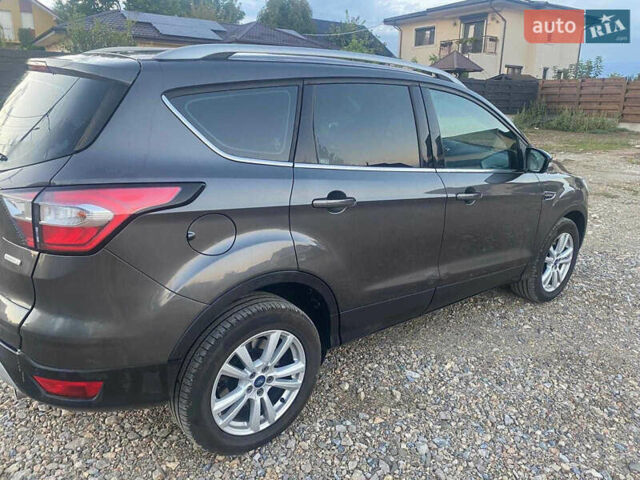 Серый Форд Куга, объемом двигателя 2 л и пробегом 115 тыс. км за 19000 $, фото 1 на Automoto.ua