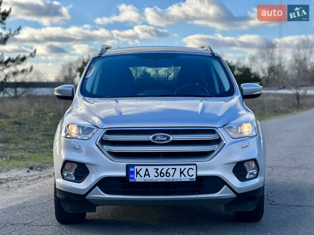 Сірий Форд Куга, об'ємом двигуна 2 л та пробігом 117 тис. км за 16999 $, фото 5 на Automoto.ua