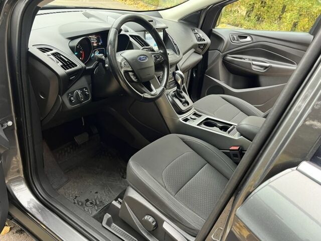 Серый Форд Куга, объемом двигателя 2 л и пробегом 144 тыс. км за 17700 $, фото 8 на Automoto.ua