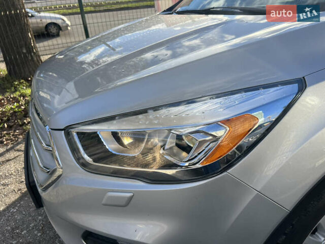 Сірий Форд Куга, об'ємом двигуна 2 л та пробігом 117 тис. км за 16999 $, фото 39 на Automoto.ua