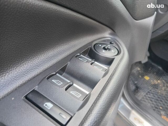 Форд Куга 2017 у Львові на Automoto.ua Сірий Форд Куга, об'ємом двигуна 2 л та пробігом 115 тис. км за 19680 $, фото 17 на Automoto.ua