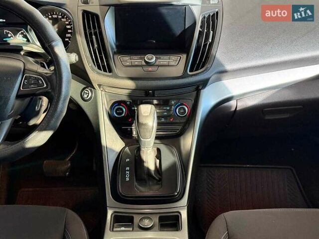Форд Куга 2017 в Одессе на Automoto.ua Серый Форд Куга, объемом двигателя 2 л и пробегом 270 тыс. км за 12990 $, фото 17 на Automoto.ua