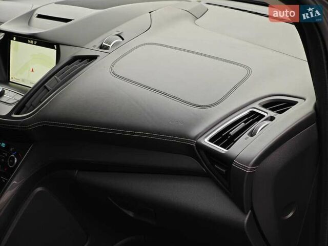 Сірий Форд Куга, об'ємом двигуна 2 л та пробігом 123 тис. км за 23800 $, фото 74 на Automoto.ua