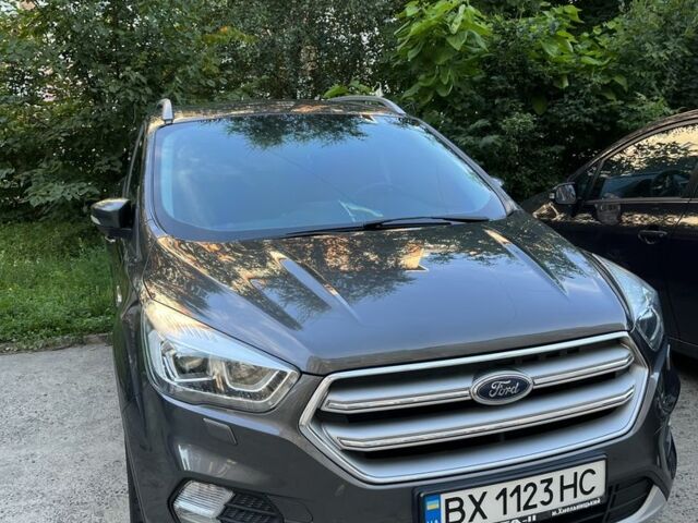 Форд Куга 2017 в Ирпене на Automoto.ua Серый Форд Куга, объемом двигателя 2 л и пробегом 148 тыс. км за 17750 $, фото 1 на Automoto.ua