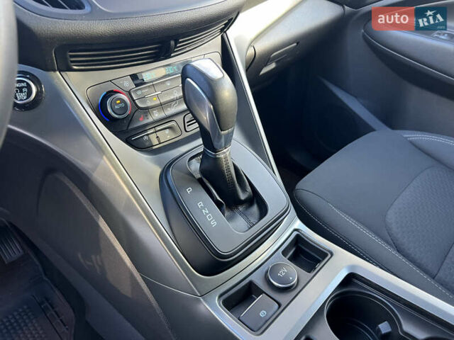 Сірий Форд Куга, об'ємом двигуна 2 л та пробігом 117 тис. км за 16999 $, фото 17 на Automoto.ua