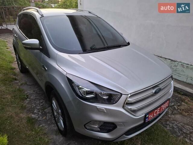 Форд Куга 2017 в Золочев на Automoto.ua Серый Форд Куга, объемом двигателя 2 л и пробегом 188 тыс. км за 16400 $, фото 3 на Automoto.ua