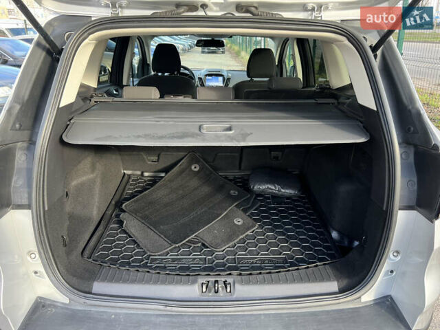 Сірий Форд Куга, об'ємом двигуна 2 л та пробігом 117 тис. км за 16999 $, фото 31 на Automoto.ua