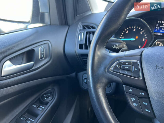 Сірий Форд Куга, об'ємом двигуна 2 л та пробігом 117 тис. км за 16999 $, фото 18 на Automoto.ua