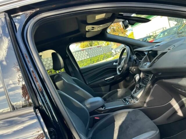 Форд Куга 2017 в Черновцах на Automoto.ua Серый Форд Куга, объемом двигателя 2 л и пробегом 61 тыс. км за 12400 $, фото 8 на Automoto.ua