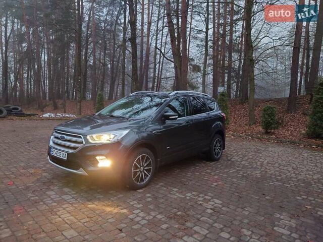 Серый Форд Куга, объемом двигателя 2 л и пробегом 95 тыс. км за 16900 $, фото 2 на Automoto.ua