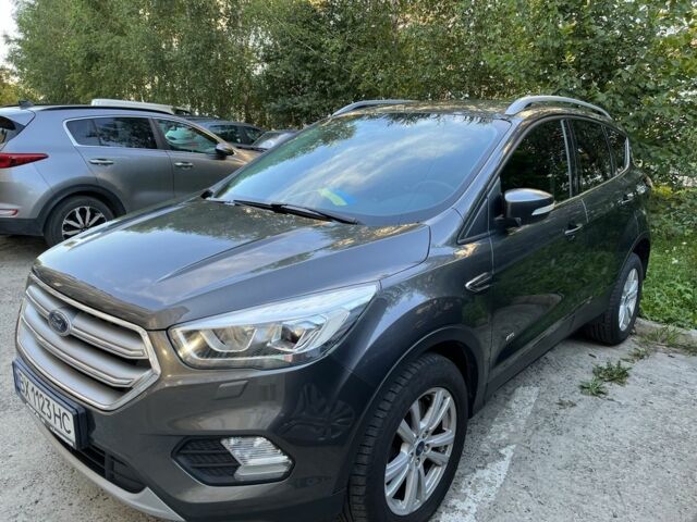 Форд Куга 2017 в Ирпене на Automoto.ua Серый Форд Куга, объемом двигателя 2 л и пробегом 148 тыс. км за 17750 $, фото 2 на Automoto.ua