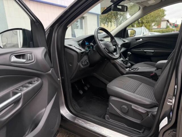 Серый Форд Куга, объемом двигателя 2 л и пробегом 57 тыс. км за 11000 $, фото 9 на Automoto.ua