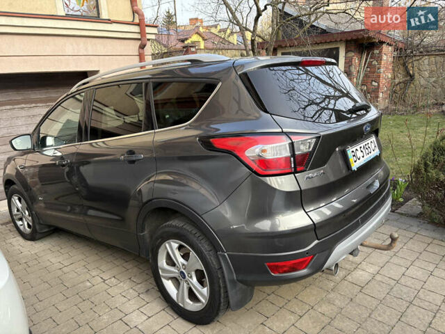 Сірий Форд Куга, об'ємом двигуна 2 л та пробігом 115 тис. км за 20599 $, фото 2 на Automoto.ua