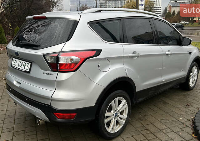 Серый Форд Куга, объемом двигателя 2 л и пробегом 189 тыс. км за 16500 $, фото 6 на Automoto.ua