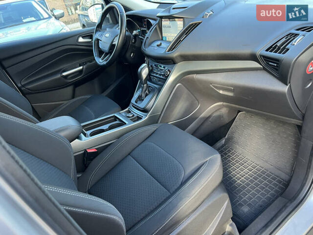 Сірий Форд Куга, об'ємом двигуна 2 л та пробігом 117 тис. км за 16999 $, фото 14 на Automoto.ua