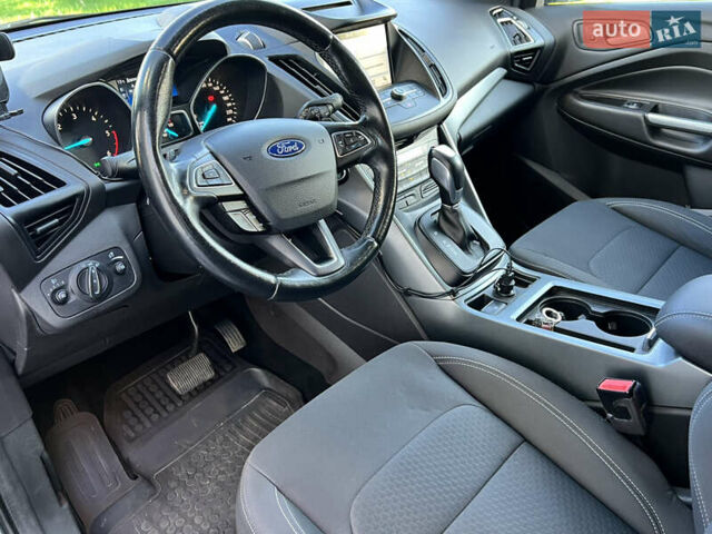 Сірий Форд Куга, об'ємом двигуна 2 л та пробігом 92 тис. км за 16499 $, фото 40 на Automoto.ua
