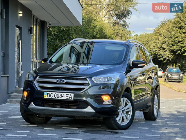 Сірий Форд Куга, об'ємом двигуна 2 л та пробігом 92 тис. км за 16499 $, фото 2 на Automoto.ua