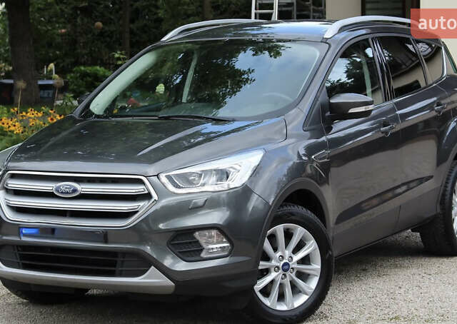 Серый Форд Куга, объемом двигателя 2 л и пробегом 115 тыс. км за 19000 $, фото 4 на Automoto.ua