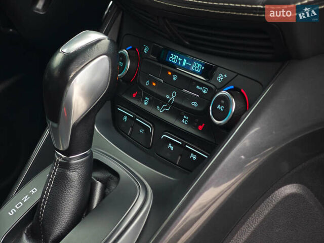 Сірий Форд Куга, об'ємом двигуна 2 л та пробігом 123 тис. км за 23800 $, фото 76 на Automoto.ua