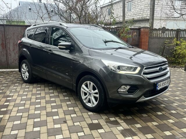 Серый Форд Куга, объемом двигателя 2 л и пробегом 144 тыс. км за 17700 $, фото 2 на Automoto.ua