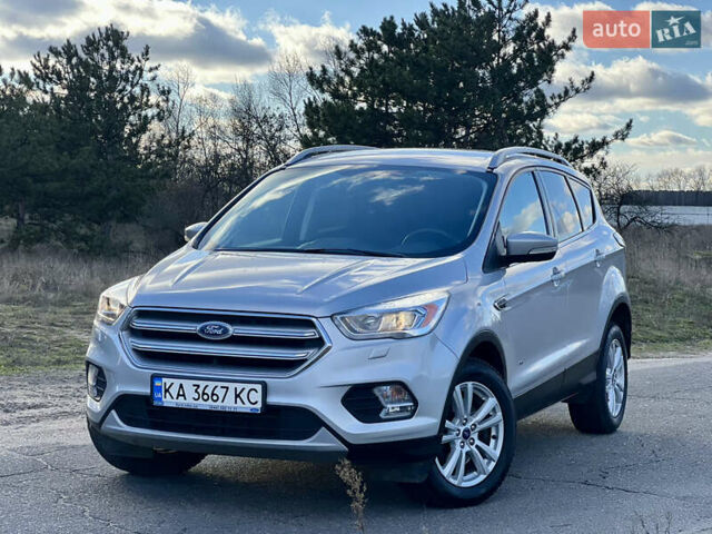 Сірий Форд Куга, об'ємом двигуна 2 л та пробігом 117 тис. км за 16999 $, фото 9 на Automoto.ua