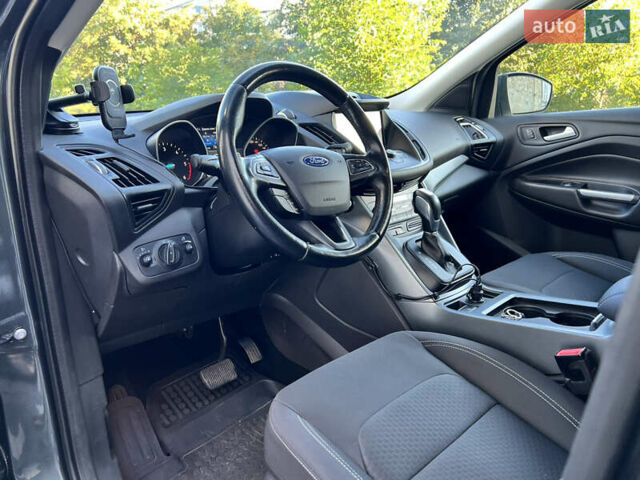 Сірий Форд Куга, об'ємом двигуна 2 л та пробігом 92 тис. км за 16499 $, фото 36 на Automoto.ua