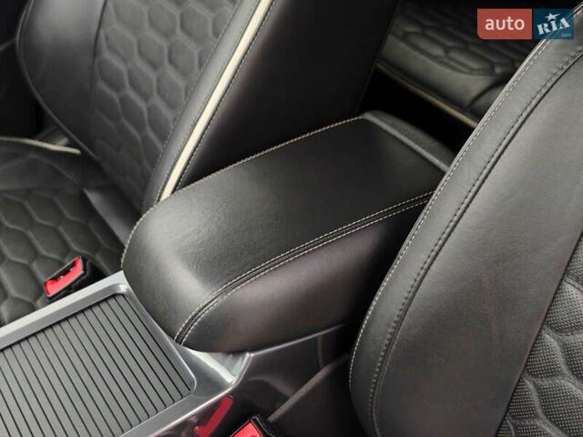 Сірий Форд Куга, об'ємом двигуна 2 л та пробігом 123 тис. км за 23800 $, фото 28 на Automoto.ua