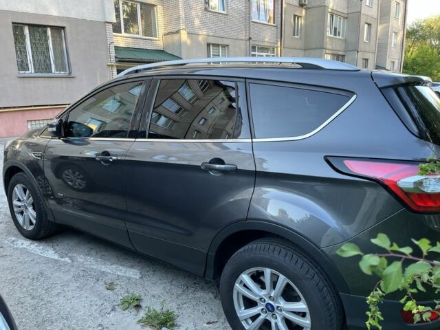 Форд Куга 2017 в Ирпене на Automoto.ua Серый Форд Куга, объемом двигателя 2 л и пробегом 148 тыс. км за 17750 $, фото 5 на Automoto.ua