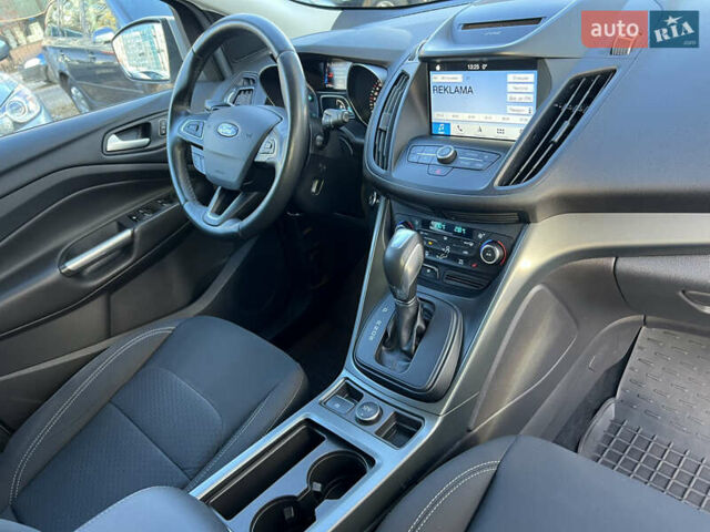 Сірий Форд Куга, об'ємом двигуна 2 л та пробігом 117 тис. км за 16999 $, фото 15 на Automoto.ua