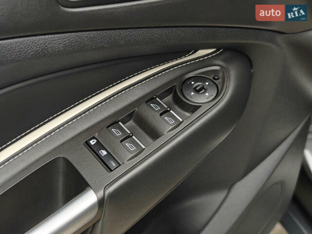 Сірий Форд Куга, об'ємом двигуна 2 л та пробігом 123 тис. км за 23800 $, фото 19 на Automoto.ua