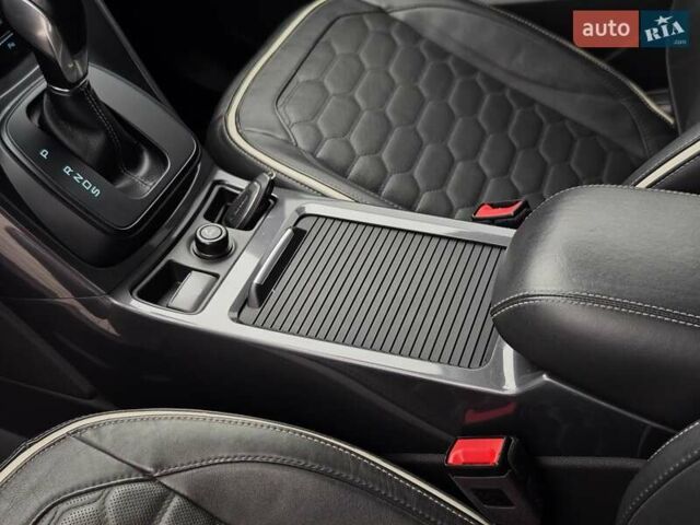 Сірий Форд Куга, об'ємом двигуна 2 л та пробігом 123 тис. км за 23800 $, фото 29 на Automoto.ua