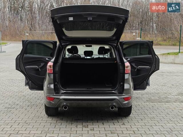 Сірий Форд Куга, об'ємом двигуна 2 л та пробігом 123 тис. км за 23800 $, фото 86 на Automoto.ua