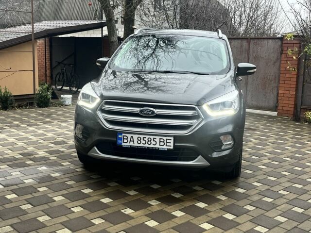 Серый Форд Куга, объемом двигателя 2 л и пробегом 144 тыс. км за 17700 $, фото 1 на Automoto.ua