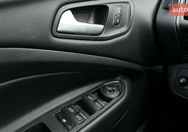 Серый Форд Куга, объемом двигателя 2 л и пробегом 189 тыс. км за 16500 $, фото 19 на Automoto.ua