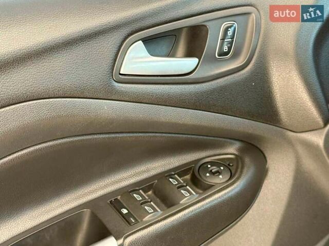 Форд Куга 2017 в Одессе на Automoto.ua Серый Форд Куга, объемом двигателя 2 л и пробегом 270 тыс. км за 12990 $, фото 9 на Automoto.ua
